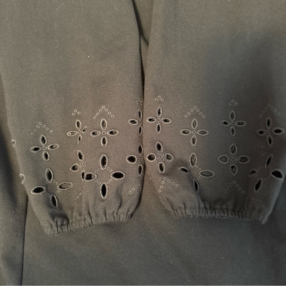 Ann Taylor Black Eyelet Cuff Sheath Above Knee Dress Size Medium Keyhole Ponte - Picture 9 of 12